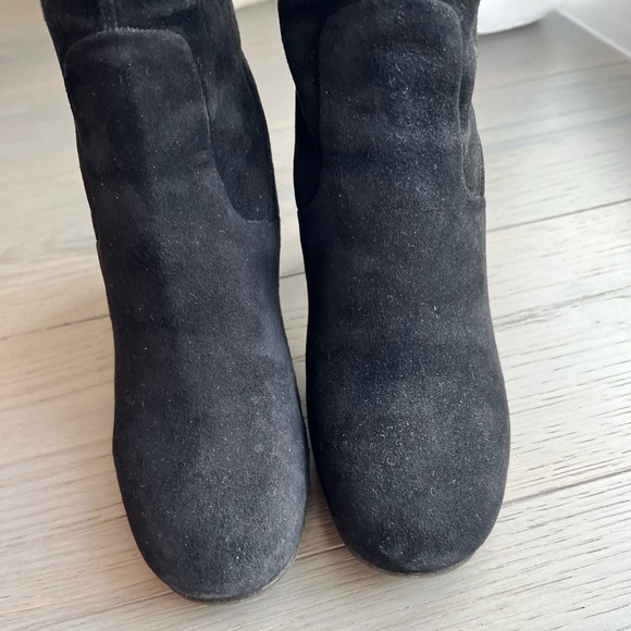 Burberry Trench Buckle Britannia 70 Suede Ankle Boots - Picture 11 of 13